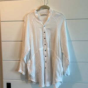 We The Free white gauzy cotton oversized tunic top.